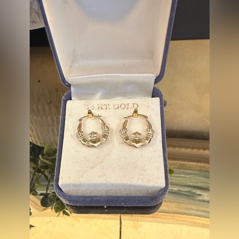 14K Gold Claddagh Creole Hoop Earrings - Picture 3 of 5
